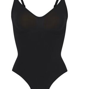 SKIMS seamless sculpt thong bodysuit- onyx size xxs